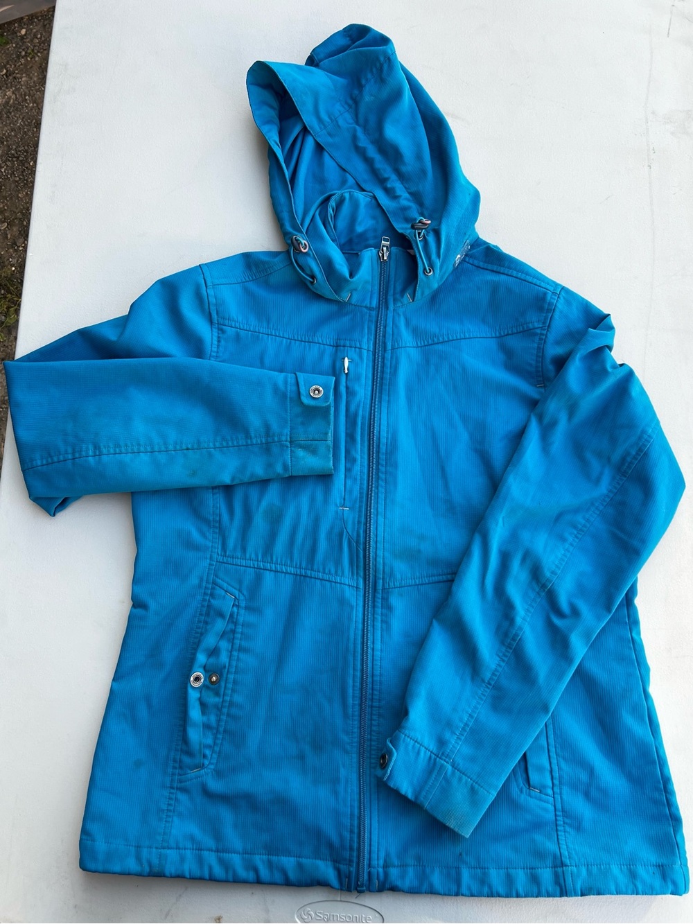 Women’s Lightweight Hooded Raincoat in Bright Blue
